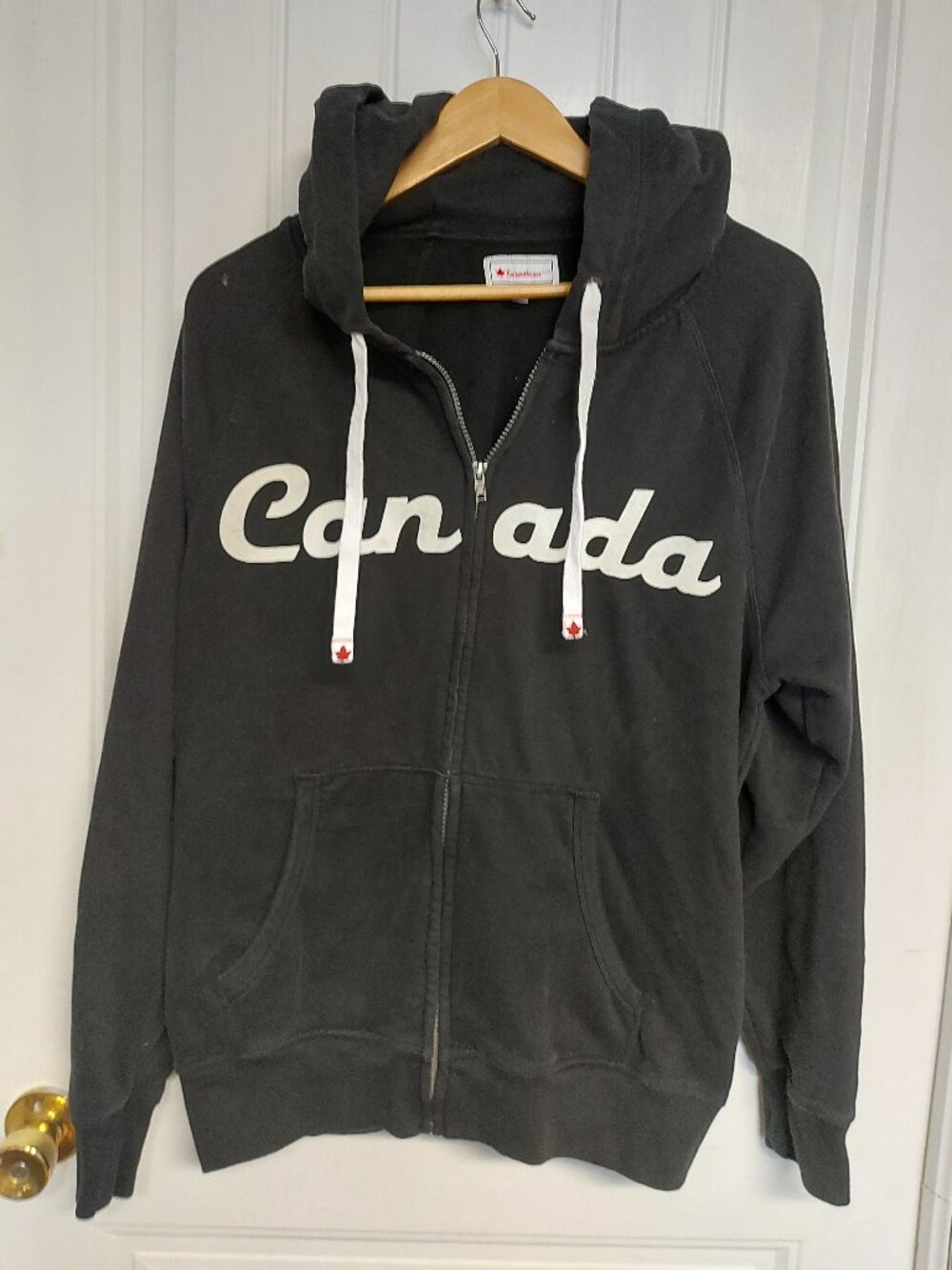Canadiana Black Full Zip Hoodie Men's Medium